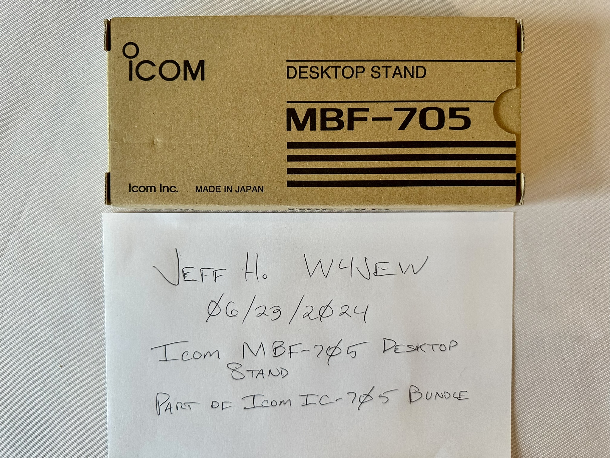 Icom MBF-705 - Desktop Stand - Closed Box